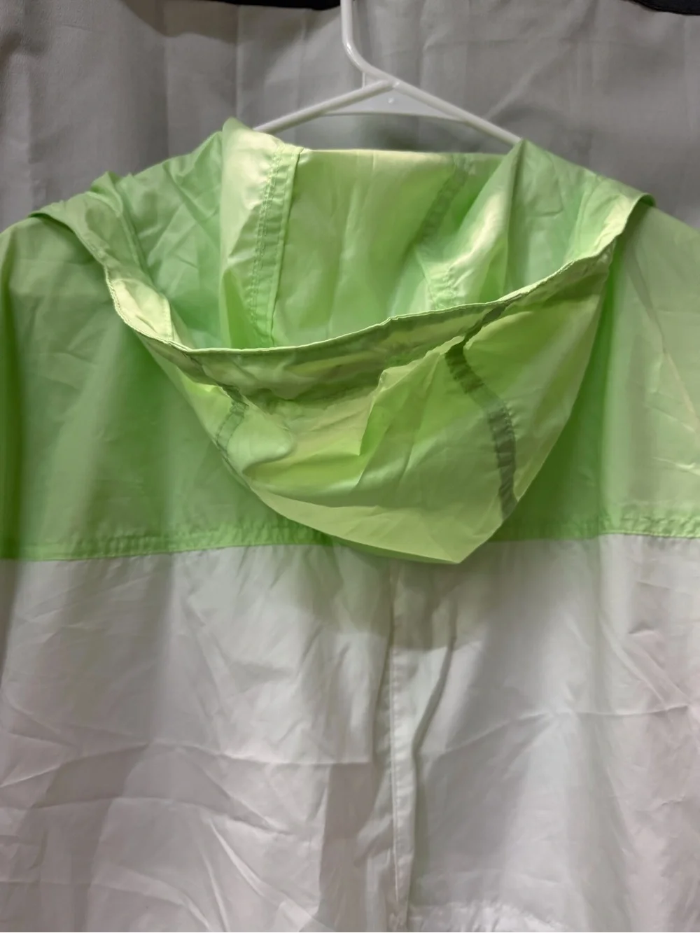 Columbia women’s flash challenger long windbreaker